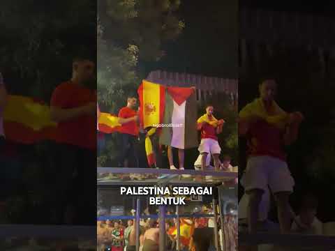 fans spanyol selebrasi piala dunia dengan respect