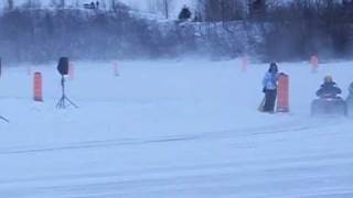 preview picture of video 'tracteur modifier course sur glace marina saint-coeur-de-marie 15 février 2011.wmv'