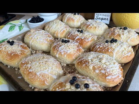 Homemade blueberry buns with crumble.