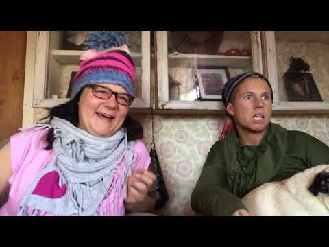 Praktikant blottare i svampskogen