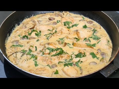 Voici une recette crémeuse a base de poulet et champignons ✔#poulet  #champignons #sauce  #riz