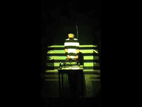 Radboud Mens - No Input Mixer to Projection