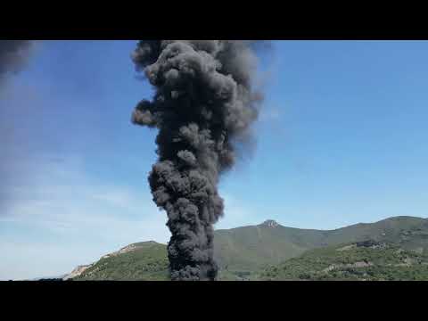Incendio nella zona industriale di Lugnano: le immagini del drone