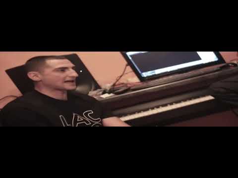 Mic Righteous  - Freestyle (Unseen Freestyle Footage)