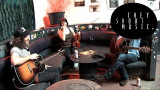 Pink Mountaintops - Leslie / THEY SHOOT MUSIC