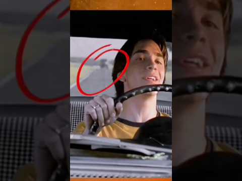 Always check your rearview mirror 😳 Jeepers Creepers