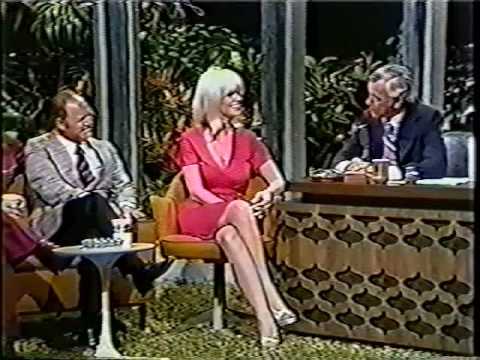 Johnny Carson interviews Carol Wayne - 1973