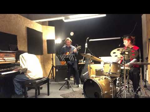 Kind Folk - Kenny Wheeler (Trio)