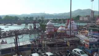 preview picture of video 'Brahma Kund, Har Ki Paudi, Haridwar,'