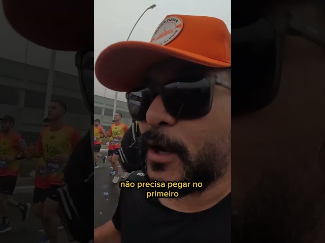 Não se desespere nos pontos de hidratação #maniadecorrida