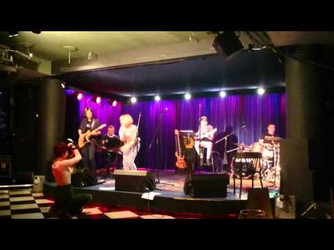 Kosmax feat.(Анастасия Крашевская) - Miss Independent