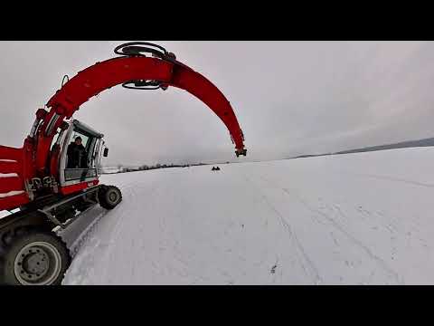 Winterspaß mit dem Bagger, Snow Tube und Ski am Quad