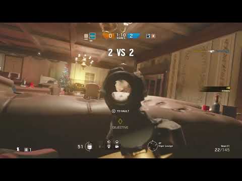 Siege Tpose silhouette glitch from 7 years ago. (Frost has Nitro)