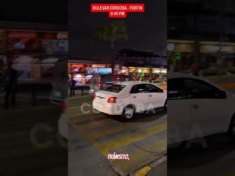 🚨 CRUCE PEATONAL FRENTE A WALMART ABANDERADO POR TRÁNSITO🚨