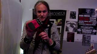 Video thumbnail for Behringer UM300 Ultra Metal - 2 minute review by SwedishGuitarNerd