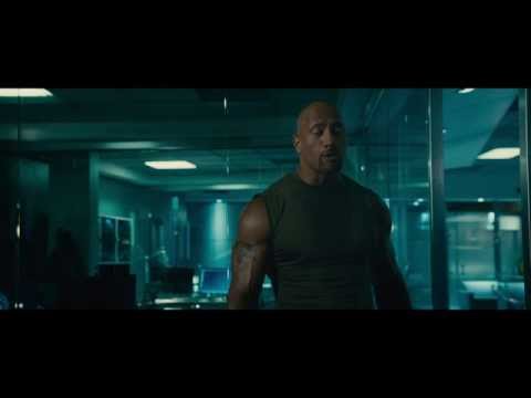 Fast & Furious 7 - Extrait 5 "Hobbs découvre Shaw dans son bureau" VF