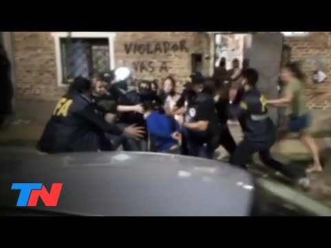 BRUTAL LINCHAMIENTO EN GERLI: Vecinos atacaron a una pareja acusada de prostituir a su sobrina de 12