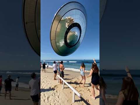 What Was That?! UFO Appears Over the Beach and Causes Panic #UFO #UFOs #uaps #UAP #ovni