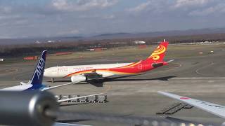 春の新千歳空港を次々に離陸していく飛行機たち3