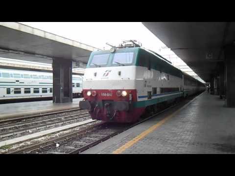 E444.097 in partenza con l' IC 703 "Castel del Monte" Roma Termini - Bari Centrale