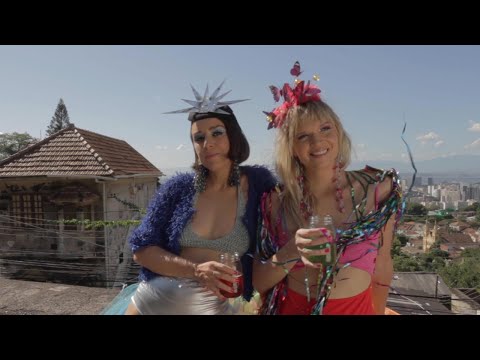 Alexia Bomtempo & Roberta Sá - Banho de Cheiro (Official Music Video)