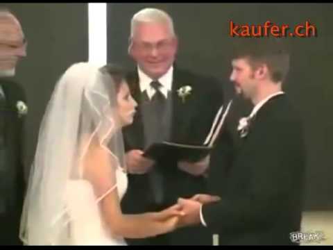 Lachanfall einer Braut bei einer Trauung youtube original