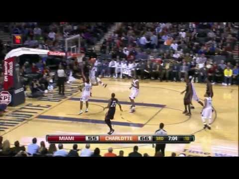 LeBron James Highlights VS Charlotte Bobcats 28/12/2011