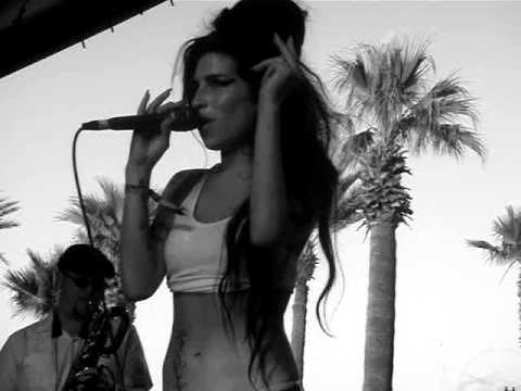 Amy Winehouse - Rehab - Live @ Coachella 4-27-07