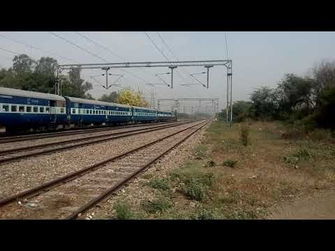 Mixed ice cream livery LKO WDM3A CHUGGING WITH LDH-ASR passenger towards jalandhar city.