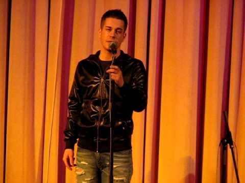 Matija Puz - L´accordéoniste (performing a song from Edith Piaf)