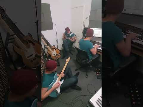 Thumbnail for groovin' by Ethan James