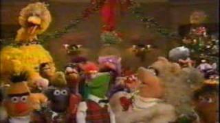 Muppets -- We wish you a merry Christmas