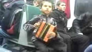 СМОТРЕТЬ ВСЕМ! Read description! Супер мальчик в электричке! Песня! читать описание.