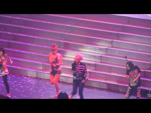 110604 - 2ne1 The Party - 4 In or Out + Can't Nobody.MTS
