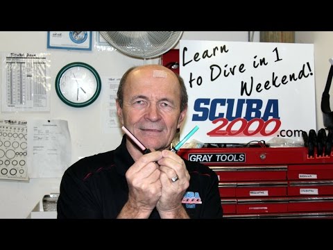 Night Diving Tank Lights - Scuba Tech Tips: S03E03