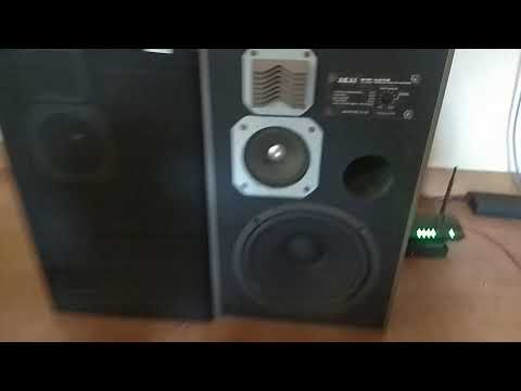 TECHNICS SU7700 II AMP, PIONEER SG-300 EQUALIZER, AKAI SW-137 S SPEAKERS AND SONY BRAVIA KDL-55W800C