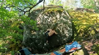 Video thumbnail of Ökypoikkari, 7B+. Viidakkokalliot