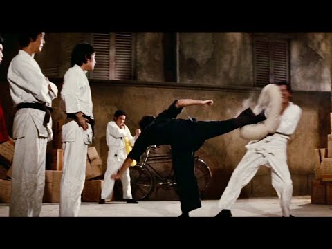 Best Fight Scene #2 | The Way of the Dragon | Outside Restaurant Kung Fu Demonstration | Bruce Lee