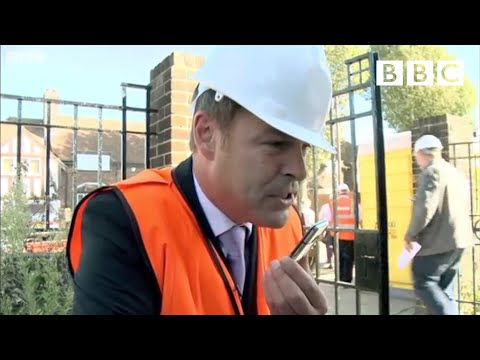 Peter Jones wielding a hammer is ALL you need today | Dragons' Den - BBC
