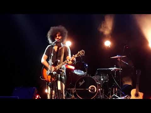 Diego Moraes - "Você tá no celular..."