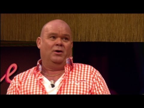 Peter Van de Velde en Jelle Cleymans over toneelzoenen | Manneke Paul | VTM