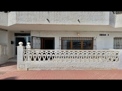 TORREVIEJA: 2 Bedrooms Ground Floor Bungalow with Terrace, only 50mtr to Beach (©WhiteVillasInSpain)