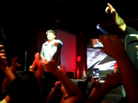 Tu cariño se me vá - Zaturno feat Pato Pooh (Live Huevo Valparaiso)