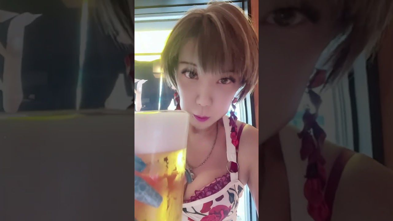 ホルモン焼屋で昼飲みなtranslady #shorts