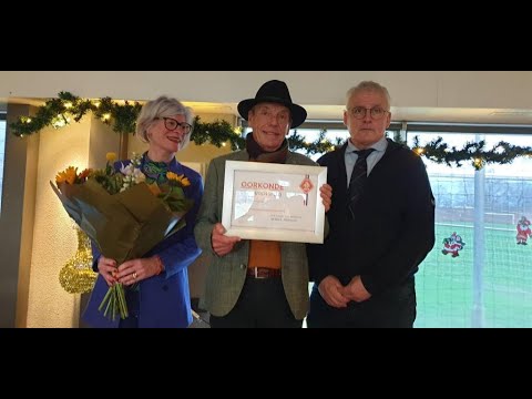 Gouden KNVB speld voor Lambert Verhoeven van VV Nijnsel