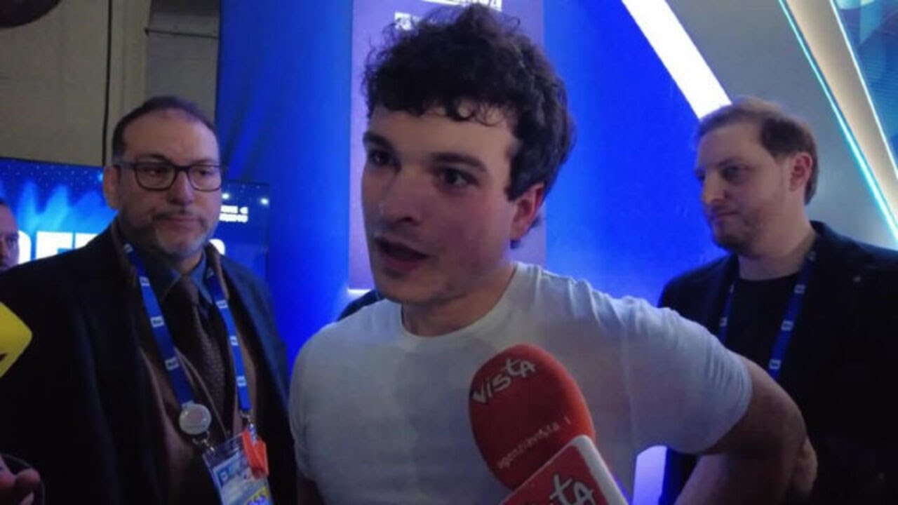 Leo Gassman legge il messaggio della mamma dopo l'esibizione: Sei stato immenso