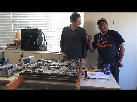 Repairing LEO's ARP 2600's with Don Lewis - Synthchaser #130