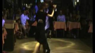 daniel oviedo mariana casagrande bailan en Porteño y Bailarin
