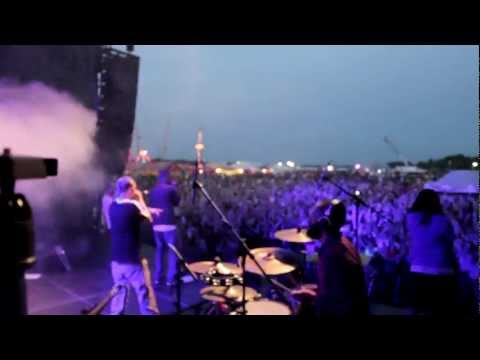 Vec feat. Pio Squad & Livě Band - Turista live @ Votvírák 2012