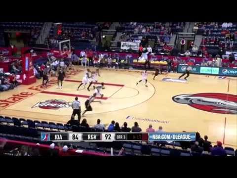 Isaiah Canaan's block on Pierre Jackson